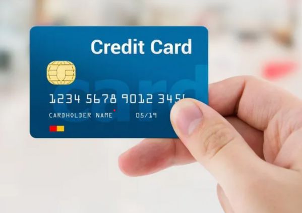 Phân biệt: Thẻ tín dụng và thẻ ghi nợ khác nhau như thế nào?2