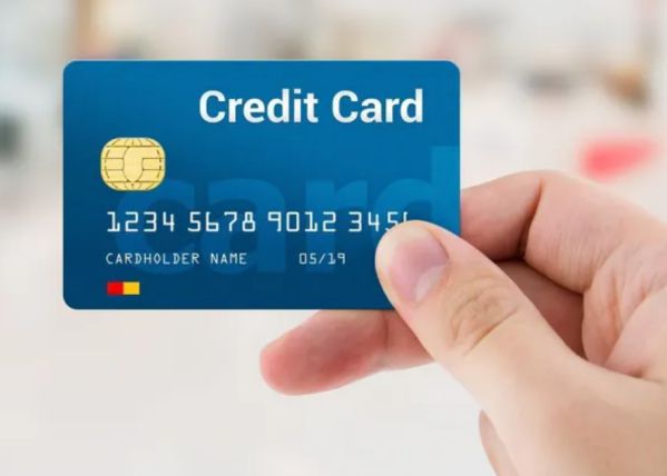 Thẻ tín dụng và thẻ thanh toán quốc tế: Nên làm loại nào?1