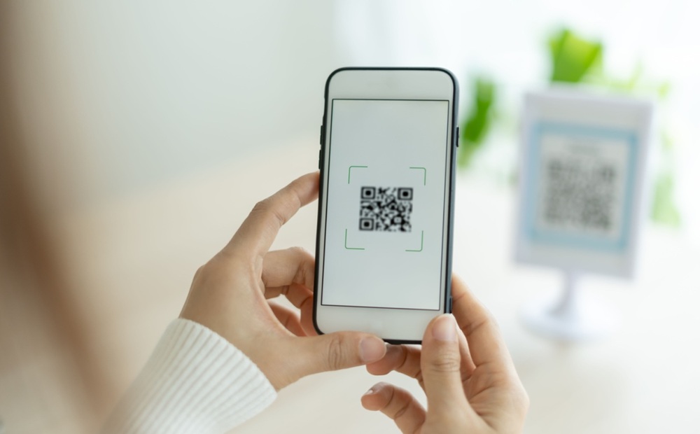 NFC và mã QR: So sánh điểm giống và khác biệt
