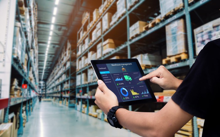 chuyen-doi-so-nganh-ban-le-khi-cong-nghe-viet-lai-trai-nghiem-khach-hang